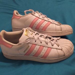Adidas superstars! Slightly used/color pink.